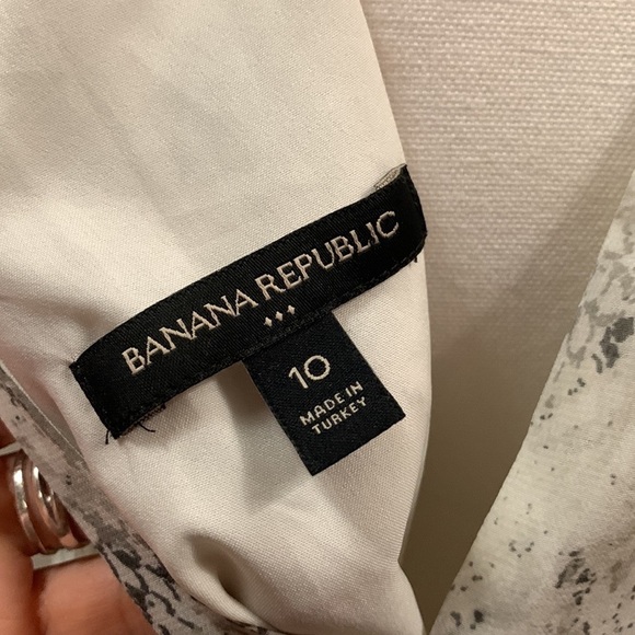 𝅺BANANA Republic Patterned Halter Dress size 10. No belt - Picture 9 of 10